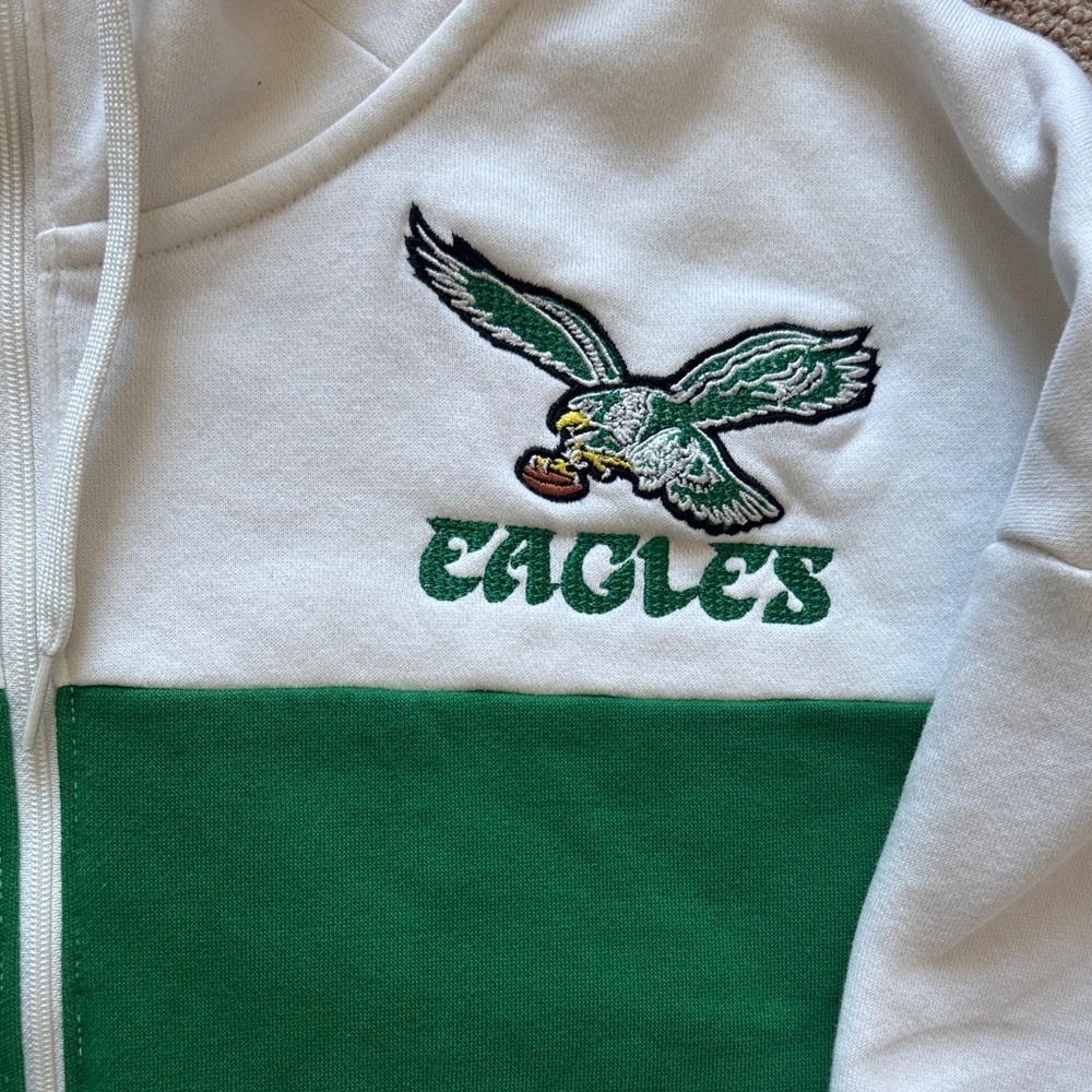Nike White and Green Hoodie - Picture 5 of 7